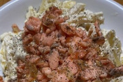 サーモンとクリームチーズのペンネ作ったから採点してや