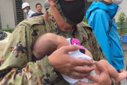 自衛隊員が生後2か月の赤ちゃんをボートで救助…福岡県大牟田市！