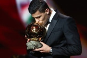 外国人「馬鹿げてる」バロンドールはロドリが初受賞！本命ヴィニシウス落選で海外のファンから賛否両論の声！【海外の反応】