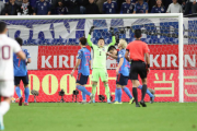 【 悲報 】サッカー日本代表がホームで前半4失点･･･大正12年以来96年ぶりだった模様