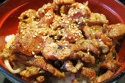 日本人「味の濃いおかず食べてぇ、口の中しょっぱくさせてぇ…今だ！ご飯かきこんで中和！！」←これ外国人笑うらしいね