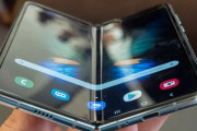 【高級おもちゃ】サムスンの折りたたみスマホ『Galaxy Fold』、取り扱いに関する注意喚起動画を公開！気軽に使えないだろこれｗｗｗ