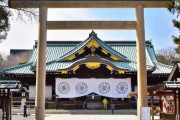 【画像】靖国神社で終戦記念日に毎年見られる『アレ』、一線を超えてしまい社会問題に…　退役軍人にガチ怒られしてしまう