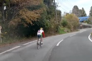 【千葉】これはチャリカス？山道で車に道を譲ろうとしない自転車乗りの映像。