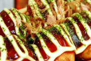 【海外の反応】たこ焼きにソーセージ！？値上げの波も「日本の創意工夫」に絶賛！
