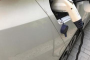 新車でハイブリッド車買おうと思ったけど普通に電気スタンドなさすぎて辞めたわ