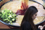 外国人「日本のラーメンって心臓病とか脳卒中とか健康に悪いらしいぞ…」