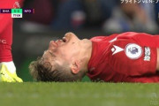 【プレミアリーグ】まさに踏んだり蹴ったり…　流血のイングランド人MF、災難続きの“大当たりゲーム”は「金的キック」で悶絶ノックアウト