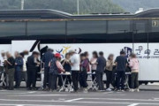 【り地域】本当に韓国なの？ 高速道路SA駐車場を占領して酒盛りする団体観光客にネットあ然