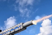 海上自衛隊、艦艇に「レールガン」を搭載して洋上射撃試験を実施… マッハ6.75で極超音速で弾頭を発射！