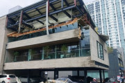 【韓国】ビル3階のカフェ外壁が突然崩れ落ちる、車6台が破損＝ネット「K-建設、頼もしいね」