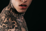 【刺青】元人気バンド女性ボーカル、タトゥーへの偏見に疑問「文化や人種を越えて受け入れてこそ平和に繋がる」