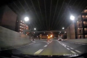 高速道路で故障して動けなくなっている車を発見した運転手の対応が完璧すぎると話題に