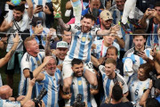 【アルゼンチン代表】メッシ、最初で最後…悲願＆笑顔のW杯初制覇にもらい泣き続々「神になって終わるって最高のストーリー」「ありがとうメッシ」