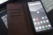 なんで老人は手帳型のスマホケースを買ってしまうのか？