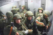 【画像】ロシア小隊、庁舎ビル制圧作戦でエレベーター乗るも電源遮断され全員捕獲される！