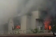 【動画】 大阪市西成区千本北の南本商店街で火事 「密集住戸10棟くらい延焼してそう」「花園北2丁目に次ぐ火災」「西成絶対誰か放火してるやろる」 一帯煙に包まれ騒然