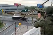 【動画】モスクワの街中でマンパッズをぶっ放してドローンを撃墜するロシア兵。