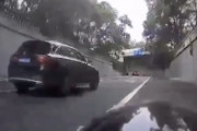 【動画】どうしてそうなった。中国で起きた悲惨な事故の車載映像。