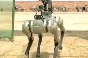 韓国人「中国軍、自動小銃装着の殺人ロボット犬公開」