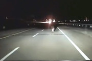 【動画】高速道路に誤進入した電動キックボードをはねてしまうドラレコ。