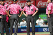 プロ野球６試合で審判員がピンクユニホーム着用　日本生命保険「がん検診受診勧奨活動」に協力