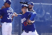ドジャース・大谷翔平がキャンプで初ブルペン…捕手座らせ１４球、ロバーツ監督「素晴らしい」