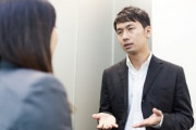 会社の歳上の後輩に呼び止められて「あの、もう私に雑談とか振らなくて結構ですので。私、あなたと仕事以外の話はしたくないので」と言われた
