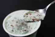 チョコミントアイスはあるのにミントアイスが無いのはなんでなんや？