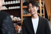 【話題】“若者のお酒離れ”に若者たちが本音回答「おじさんもフラペチーノ飲まないでしょ？」