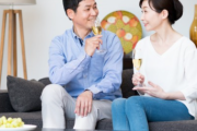 嫁「やっぱ娘も一人くらい欲しかったな～ 今から作っちゃう？w」俺「w」→長男が包みを渡してきた。それを開けるとなんと…