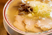 店員「ご注文は？」 ワイ「ラーメン一丁」 店員「はいよ！ラーメン一兆！」
