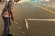 【動画】ゴルフボールを道路や商業ビルに打ち込むSNSが炎上。