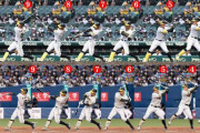 岡田氏　阪神・佐藤輝は３０発打てる　連続写真で解析した変化「かなり違う」