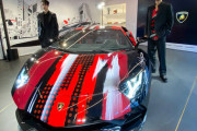 ランボルギーニが日本のアパレルブランドとコラボした車を御覧くださいｗｗｗｗｗｗｗ