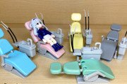 歯医者のあの診療用椅子がガチャフィギュアになって登場！「歯医者の椅子マスコット」