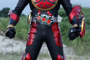 真っ赤っ赤な仮面ライダーいいよね