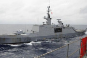 東シナ海で海自補給艦「ましゅう」が仏海軍フリゲート艦「シュルクーフ」に洋上補給訓練…中国牽制をアピール！