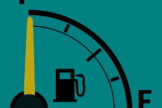 【ガソリン節約したい…】「満タン」「半分で給油」どちらがコスパ最強？！「軽くて燃費向上」は本当か？