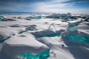 【写真】ロシア、バイカル湖の絶景「ターコイズ・アイス」やば過ぎやろ…