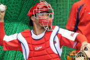 カープ二俣、捕手再挑戦へ「腹くくった」新井監督からの打診で決断。最強のバイプレーヤーを目指す