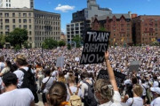 【LGBT】黒人がトランスジェンダー差別に激怒、全米で抗議集会…ニューヨークでは数千人が集合