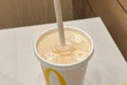 マクドナルドさん、紙ストローをやめてしまう