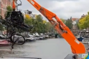そこは自転車の墓場。さあ、アムステルダム運河を綺麗にしよう！海外の反応