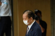 二階幹事長「ひとりでご飯食べるのヤーヤーなの！！」