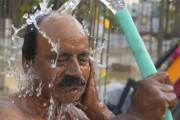 【ヤバすぎ】インドで気温45度を上回る熱波到来…熱中症で170人近くが死亡