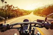 【疑問】ねえ、原付やバイクに乗ってる人って怖くないの？