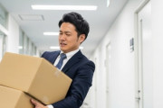 【男女】女さん「男は重い荷物持て！そんなんだとモテないぞ！！！」