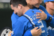 【野球】日本ハム・杉谷が涙、涙の引退試合　代打で右飛　新庄監督との抱擁に侍選手、ファンも総立ち