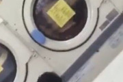 【動画】コインランドリーの洗濯機の中に入って遊ぶヤバい人達